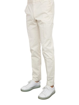 PANTALONE CASUAL BOSS BIANCO in UOMO