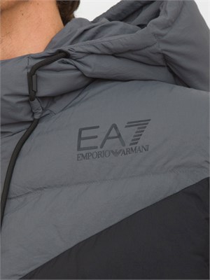 GIUBBINO EA7 EMPORIO ARMANI NERO in UOMO