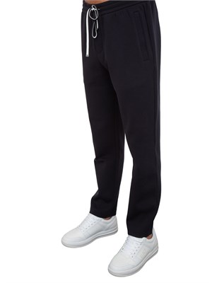 Pantaloni jogger in double jersey con patch logo aquila
€ 180

Colore:
Blu navy
3
colori

Taglia: Seleziona

Guida alle taglie


Aggiungi

Paga in 3 rate da 60,00 € senza interessi. Klarna Scopri di più

Spedizione stimata entro 2/4 giorni lavorativi


Reso gratuito per tutti gli ordini



Trova e prenota in negozio
Home/
EA/
Uomo/
Abbigliamento/
Pantaloni/
Pantaloni jogger uomo Emporio Armani in double jersey blu con patch logo aquila in UOMO