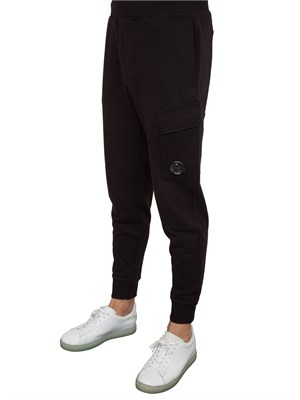 Pantaloni sportivi uomo C.P. Company in cotone nero con tasca cargo con lente in UOMO