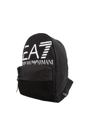 Zaino EA7 Emporio Armani in tessuto nero con logo grande frontale in UOMO