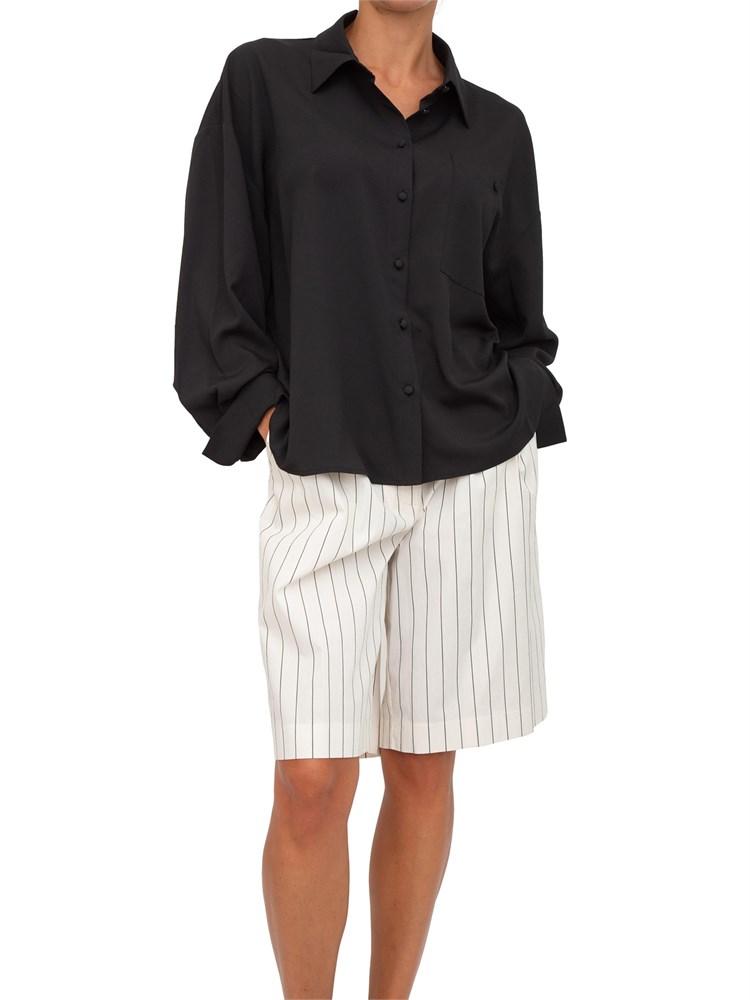 Camicia Twinset Actitude in crêpe de Chine nera con tasca avanti