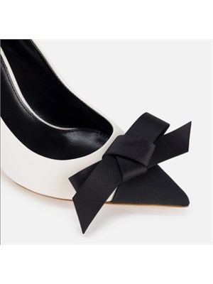 Décolleté avorio Elisabetta Franchi con fiocco nero e tacco in metallo oro in DONNA