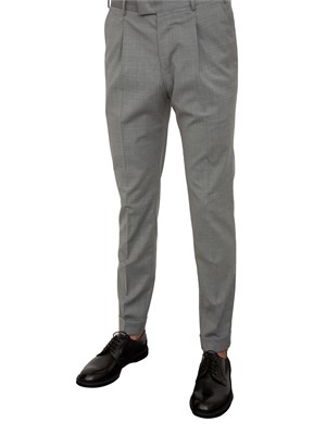 Pantaloni uomo PT Torino in gabardina di cotone grigio con linea carrot in UOMO