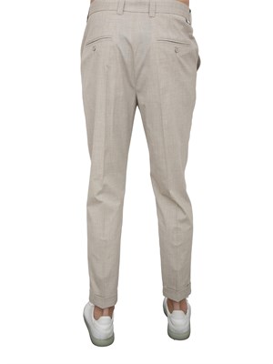 Pantalone chino Paolo Pecora con pinces in tela stretch ecru in UOMO