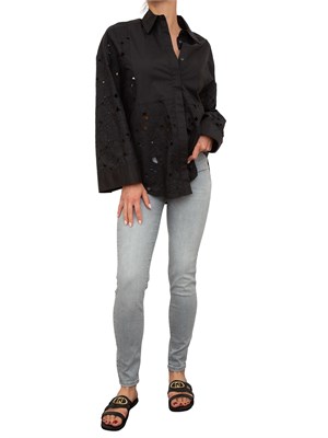 Camicia over Blugirl in tela di cotone nero con ricamo rose a intaglio in DONNA