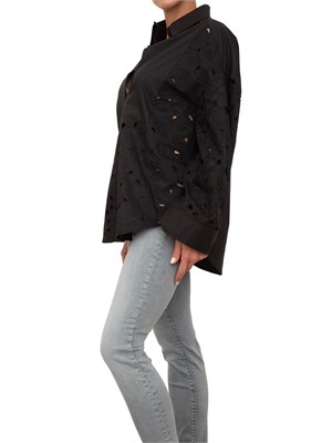 Camicia over Blugirl in tela di cotone nero con ricamo rose a intaglio in DONNA