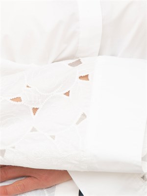 Camicia over Blugirl in tela di cotone bianco con ricamo rose a intaglio in DONNA