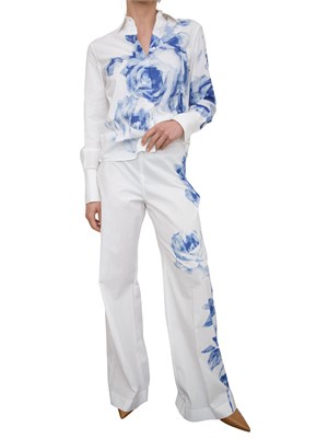 Pantaloni Blugirl in popeline bianco con stampa rose blu in DONNA