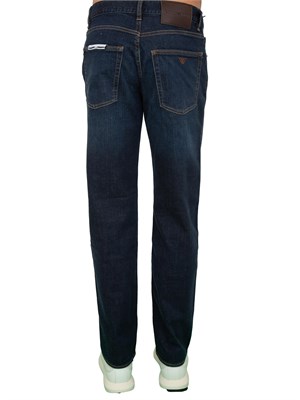 Jeans uomo Emporio Armani stright fit in denim blu con impunture a contrasto in UOMO