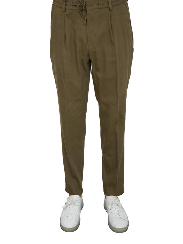 Pantaloni Boss verde con fit affusolato in misto lino