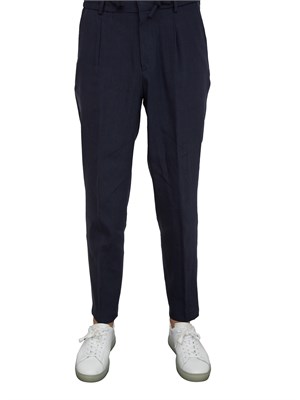 Pantaloni Boss blu con fit affusolato in misto lino in UOMO