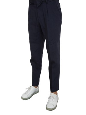 Pantaloni Boss blu con fit affusolato in misto lino in UOMO