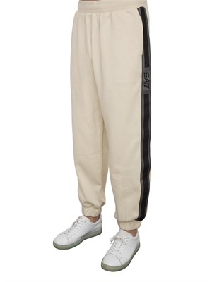 Pantaloni jogger EA7 Logo Series in misto cotone avorio in UOMO