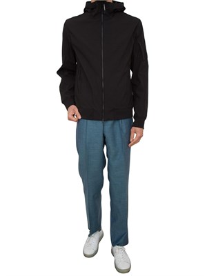 Giubbino nero C.P. Company full zip doppio cursore e cappuccio regolabile in UOMO