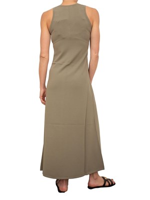 Abito lungo Nenette in maglia verde salvia con inserto oro su spalle in DONNA