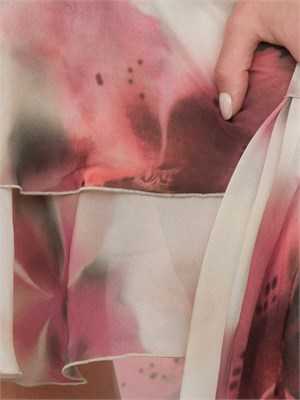Abito lungo stampa floreale Guess by Marciano con balze corte avanti e lunghe dietro in DONNA
