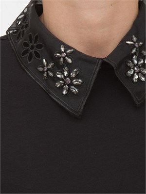 T-shirt Kocca in cotone nero con colletto in organza con applicazioni fiori gioiello in DONNA