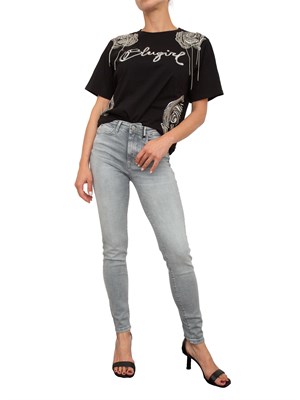 T-shirt nera Blugirl con logo e rose ricamate con paillettes e strass in DONNA