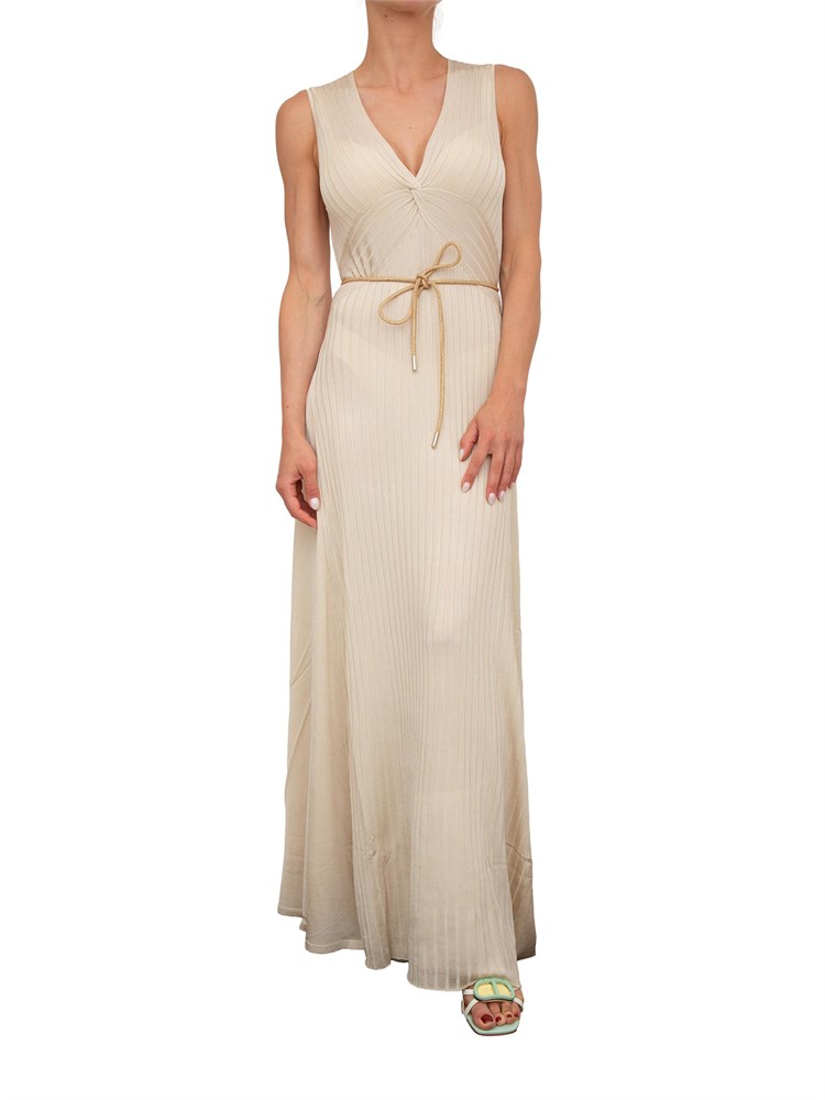 Abito lungo Blugirl in costa lucida beige con drappeggio e collana