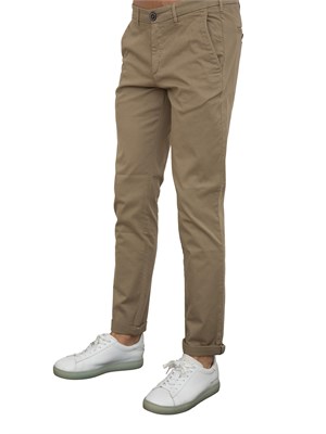 Pantalone chino Aiace Galassi in gabardina stretch taupe in UOMO