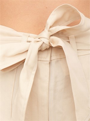 Shorts donna beige Guess Jeans in misto lino in DONNA