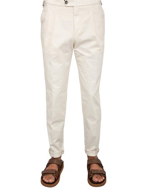 Pantalone uomo chino Peserico in gabardina di cotone stretch bianco in UOMO