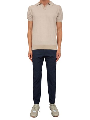Pantaloni Boss slim fit in tessuto elasticizzato idrorepellente blu in UOMO