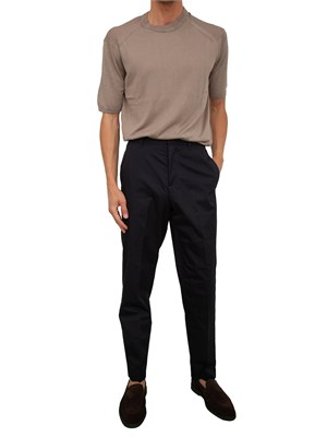 Pantaloni uomo Emporio Armani modello chino in cotone stretch blu in UOMO