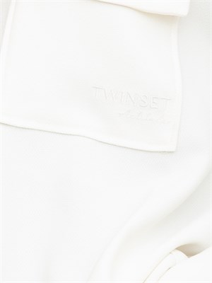 Camicia Twinset Actitude in crêpe piquet bianco con tasconi applicati avanti in DONNA