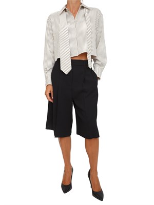 Bermuda Marella in envers satin nero con pince in DONNA