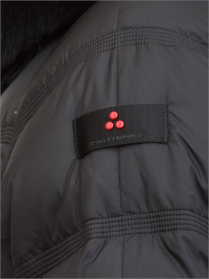 Piumino nero idrorepellente Peuterey in piuma d'oca con zip laterali in DONNA