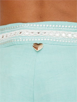 Shorts Twinset in misto lino verde acqua con ricamo in DONNA