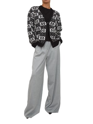 Cardigan over Pinko in morbida lana con logo all over a contrasto bianco e nero in DONNA