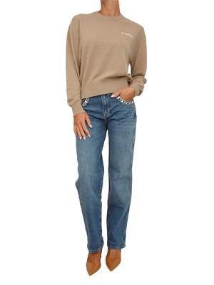 Maglia Pinko in lana e cashmere cammello con maxi logo a contrasto dietro in DONNA