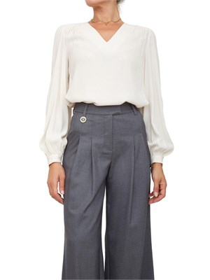 Blusa Twinset in crêpe avorio con ricamo su maniche a palloncino in DONNA