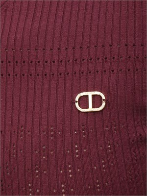 Maglia Twinset in filato a costine bordeaux con lavorazione traforata in DONNA