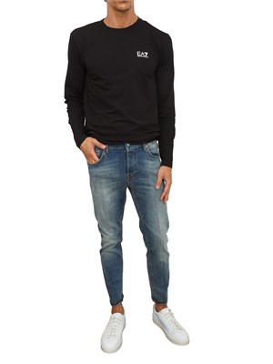 T-shirt nero Ea7 a maniche lunghe in jersey stretch in UOMO