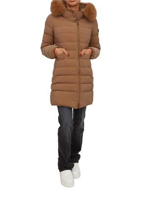 Piumino lungo marrone in piuma naturale Peuterey con collo alto e pelliccia volpe removibile in DONNA