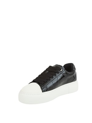 Sneakers donna Emporio Armani in ecopelle nera lucida effetto coccodrillo in DONNA