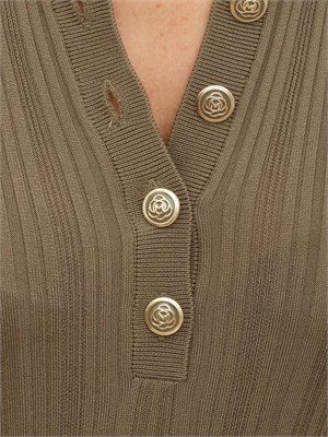 Maglia Marella scollo V con bottoni logo in misto di viscosa verde a costine irregolari in DONNA