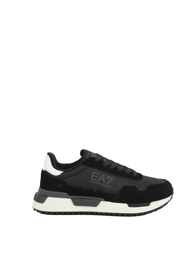 Sneakers uomo EA7 Emporio Armani in tessuto tenico nero con inserti in pelle