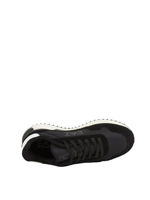Sneakers uomo EA7 Emporio Armani in tessuto tenico nero con inserti in pelle in UOMO