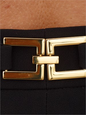 Pantaloni Elisabetta Franchi in crêpe nera con accessorio gioiello in DONNA