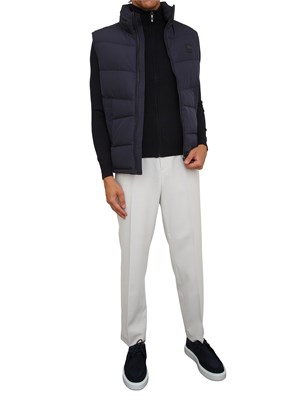 Maglia Antony Morato slim fit in misto viscosa blu con patch logata e zip in UOMO