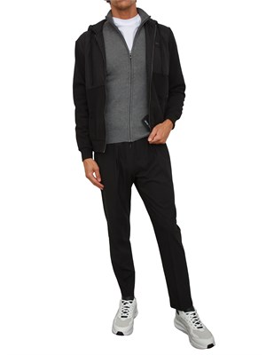 Maglia Antony Morato slim fit in misto viscosa grigia con patch logata e zip in UOMO