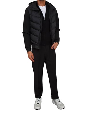 Maglia Antony Morato slim fit in misto viscosa nera con patch logata e zip in UOMO