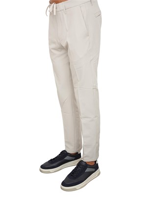 Pantaloni Boss uomo in tessuto tecnico beige in UOMO