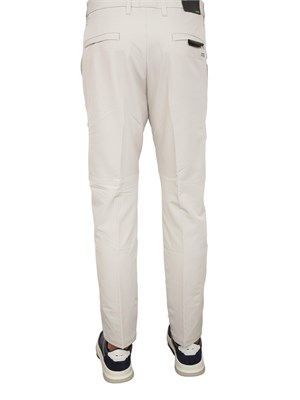 Pantaloni Boss uomo in tessuto tecnico beige in UOMO