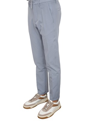 Pantaloni Boss uomo in tessuto tecnico azzurro in UOMO